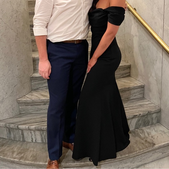 Lulu Black off the shoulder dress size Medium - Picture 7 of 7